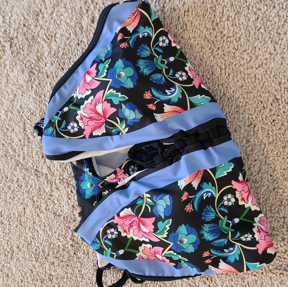 Blue floral swimsuit - Picture 5 of 9